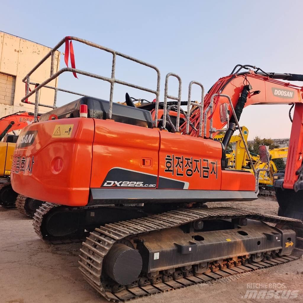 Doosan 225 LC 履帶式 挖土機/掘鑿機/挖掘機