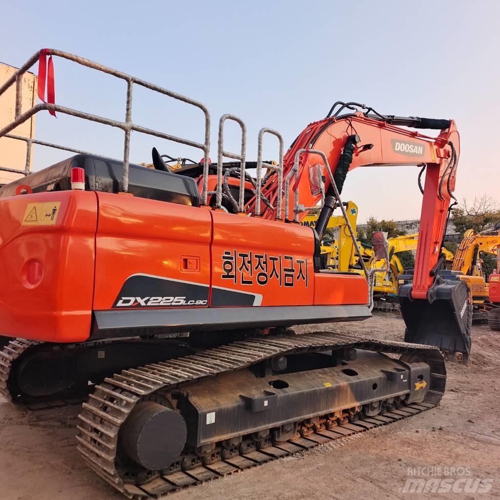 Doosan 225 LC 履帶式 挖土機/掘鑿機/挖掘機