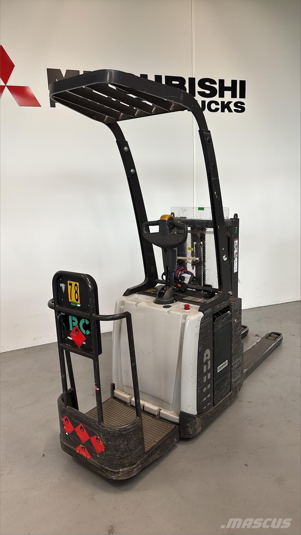 Atlet PDP200 平台卡車