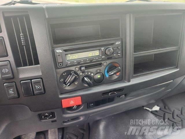 Isuzu FTR 貨箱式卡車