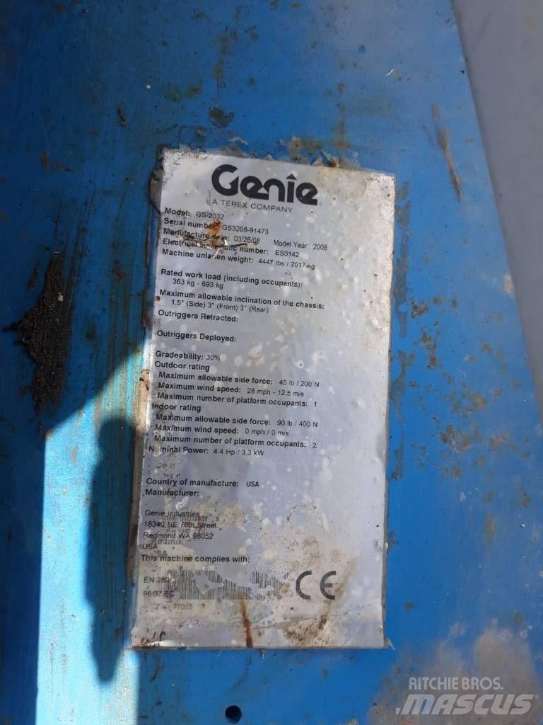 Genie 2032 剪式升降機