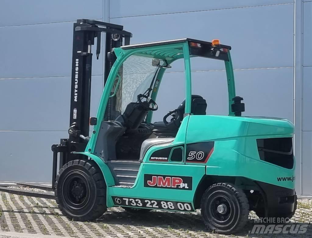 Mitsubishi FD50NT 柴油卡車