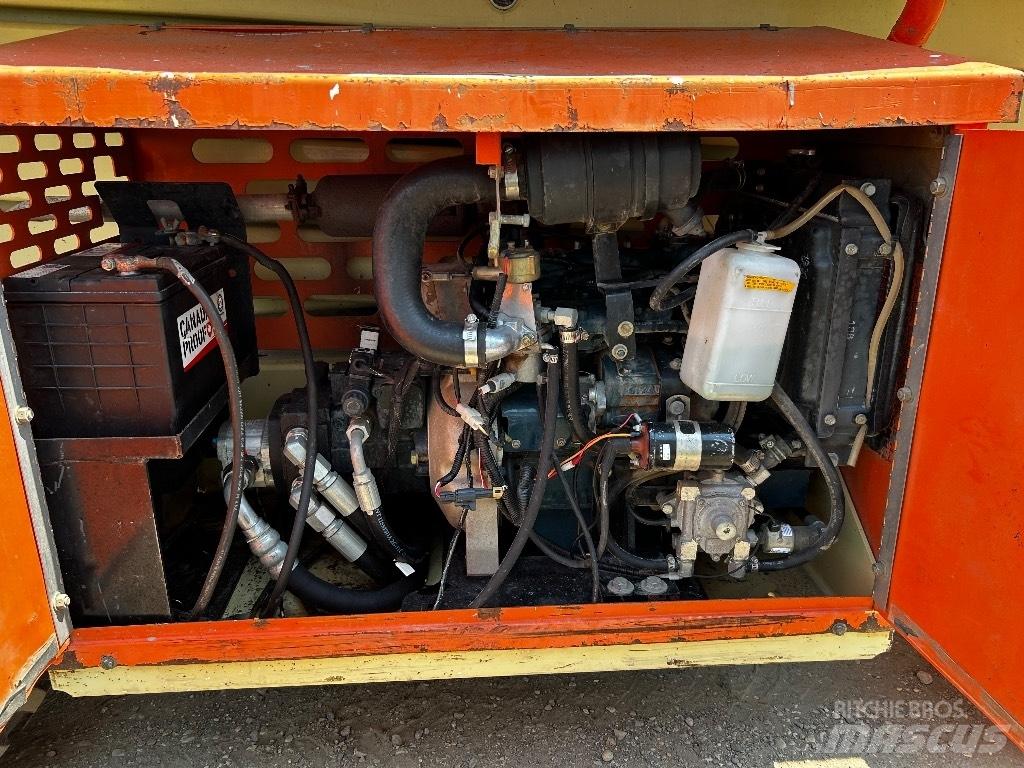 JLG 260 MRT 剪式升降機