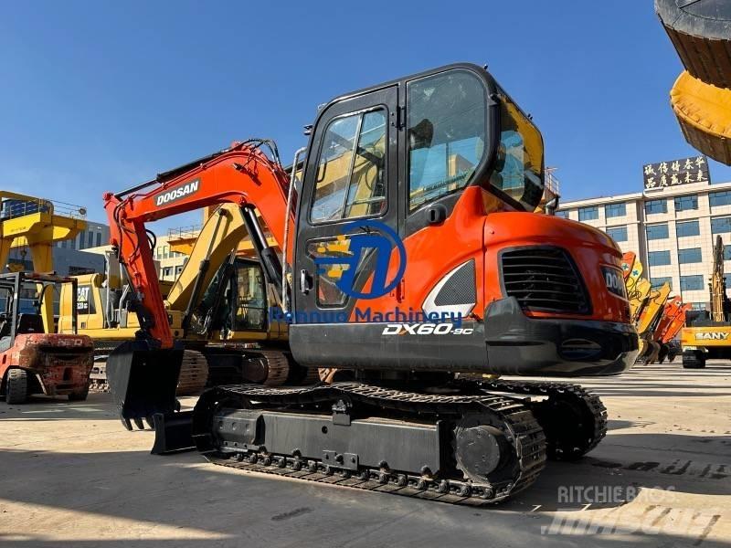 Doosan DX 60 小型挖土機/掘鑿機<7t(小型挖掘機)