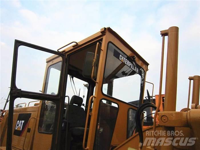 CAT 140 G 平土機