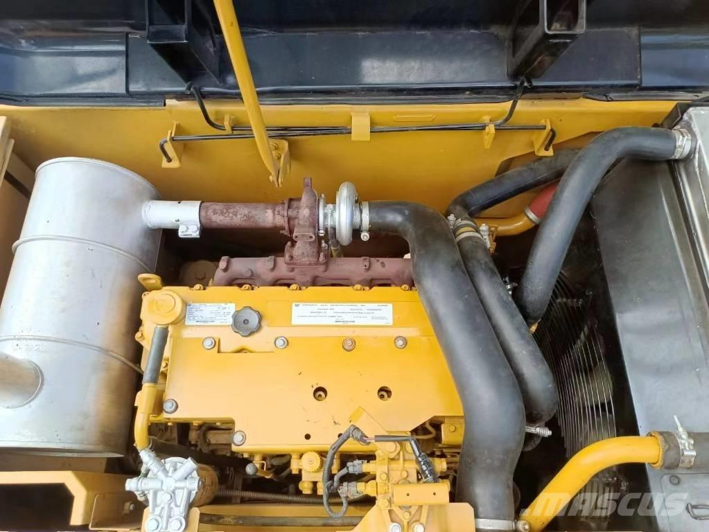 CAT 320 D 中型挖土機/掘鑿機/挖掘機 7t-12t
