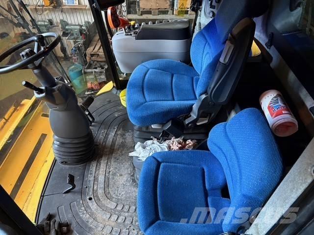New Holland CX 8080 聯合收穫機