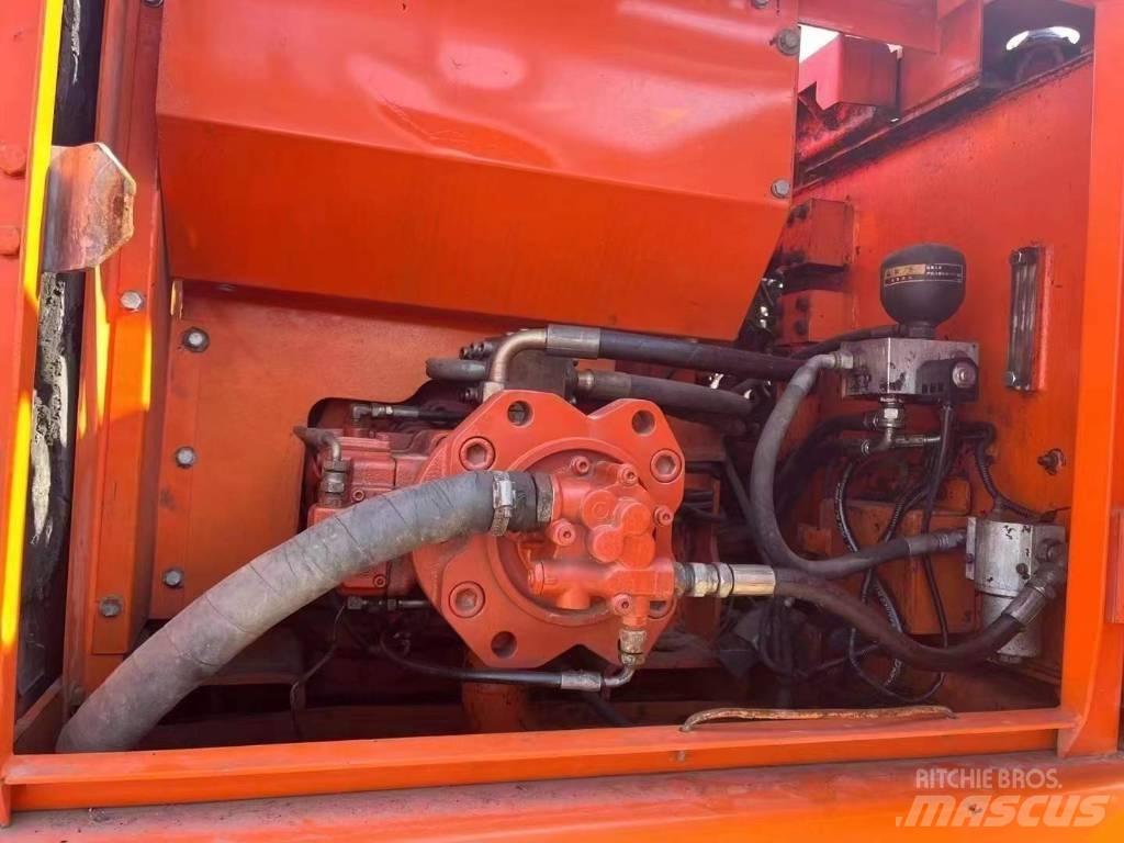 Doosan DH 150 LC-7 履帶式 挖土機/掘鑿機/挖掘機