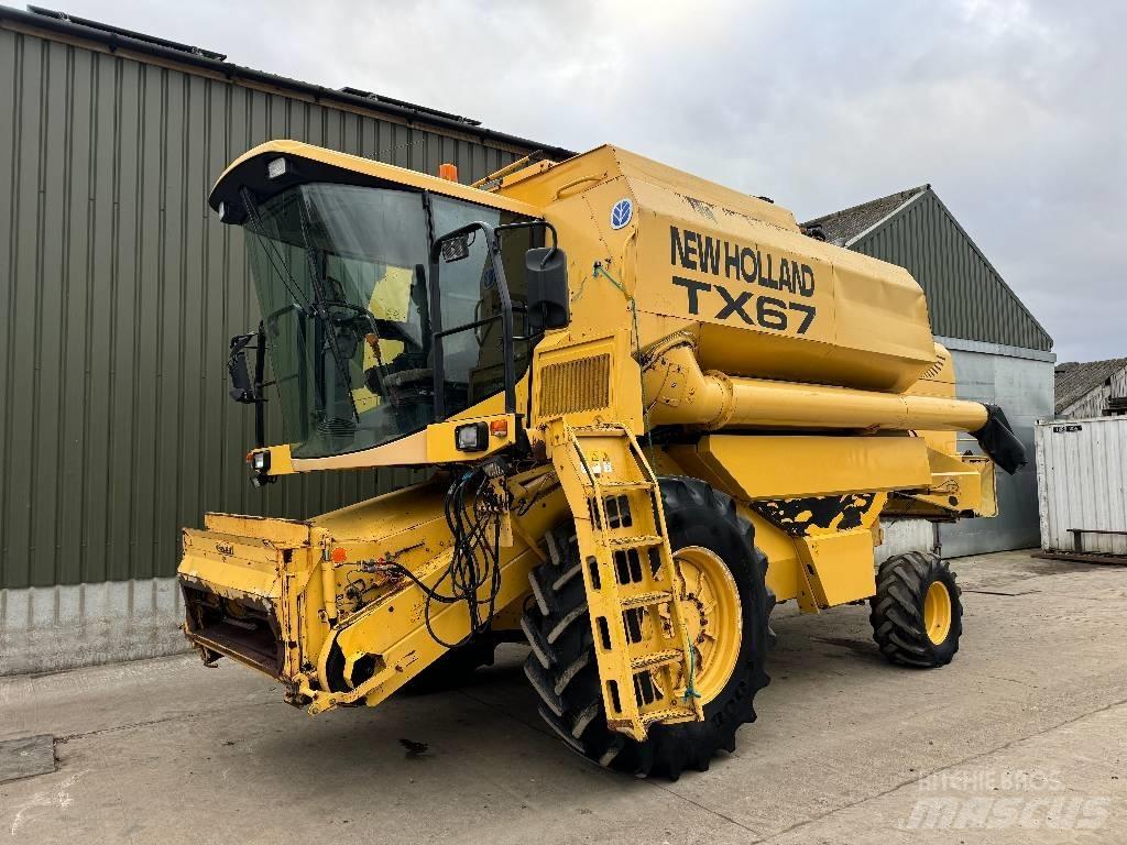 New Holland TX 67 聯合收穫機