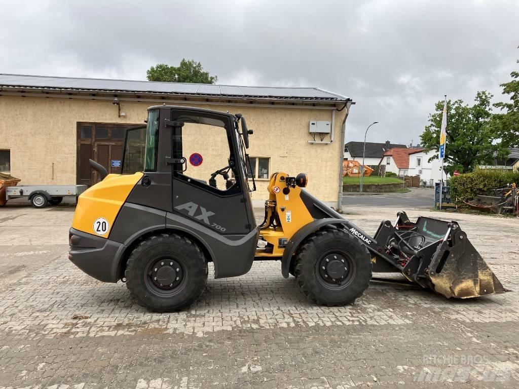 Mecalac AX 700 輪胎式裝載機