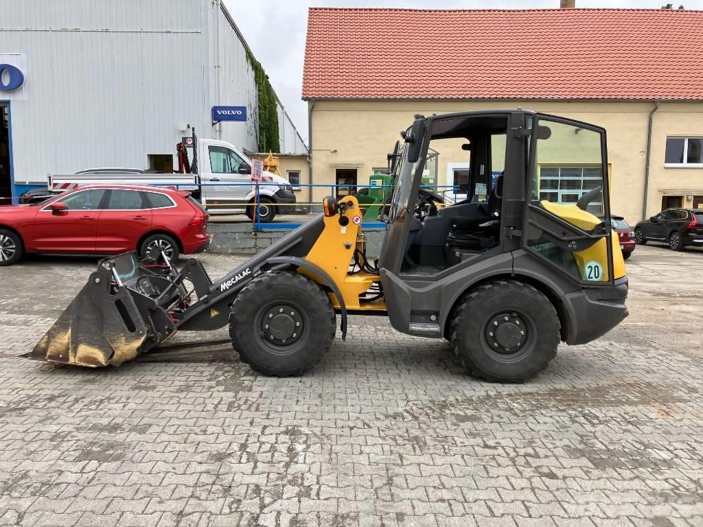 Mecalac AX 700 輪胎式裝載機