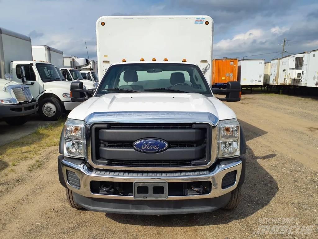 Ford F 550 飲料運輸卡車