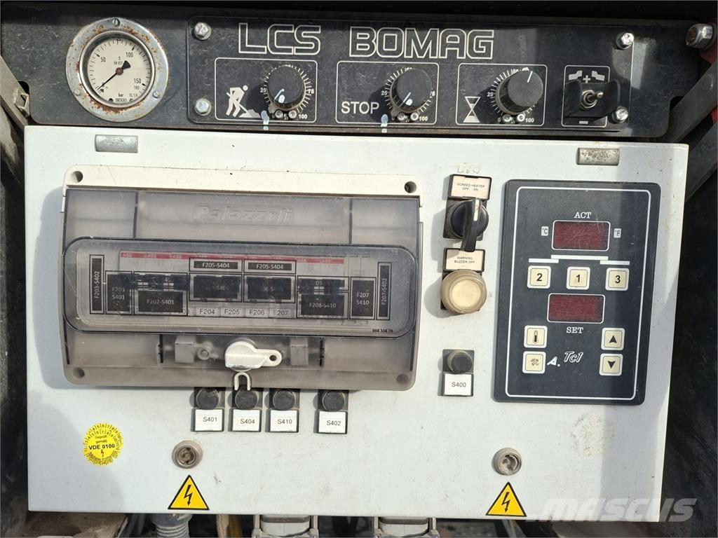 Bomag BF 300 C 小型瀝青機