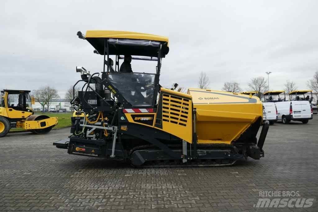 Bomag BF 300 C-2 小型瀝青機