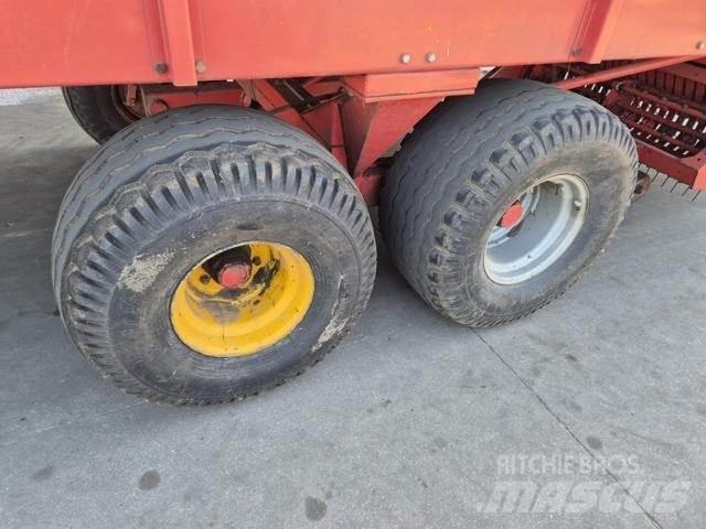 Kverneland TA 465 自裝式拖車