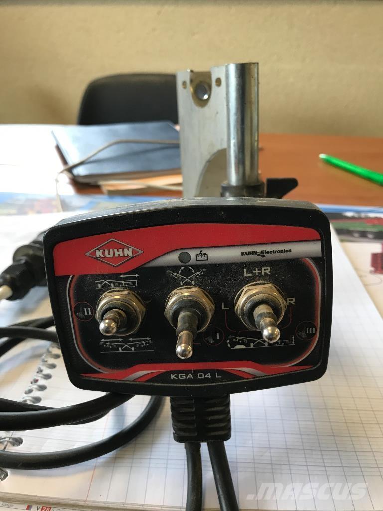 Kuhn GA 8830 堆草機