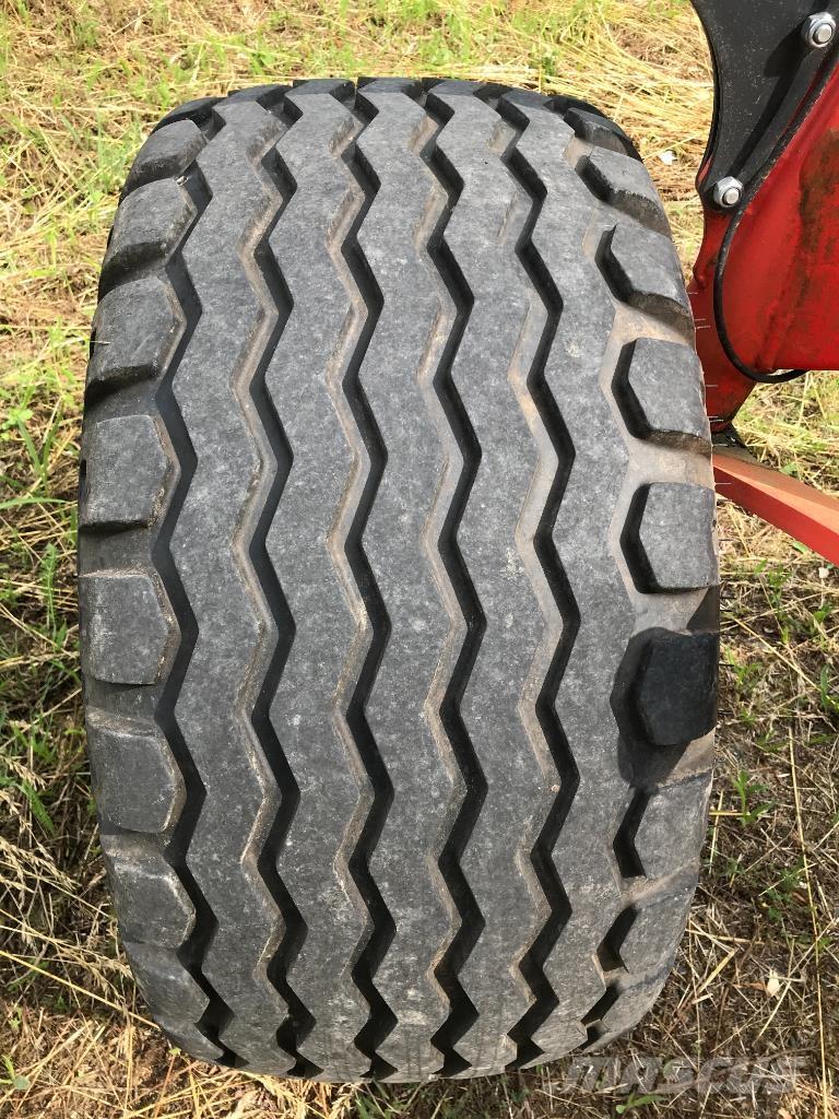 Kuhn GA 8830 堆草機