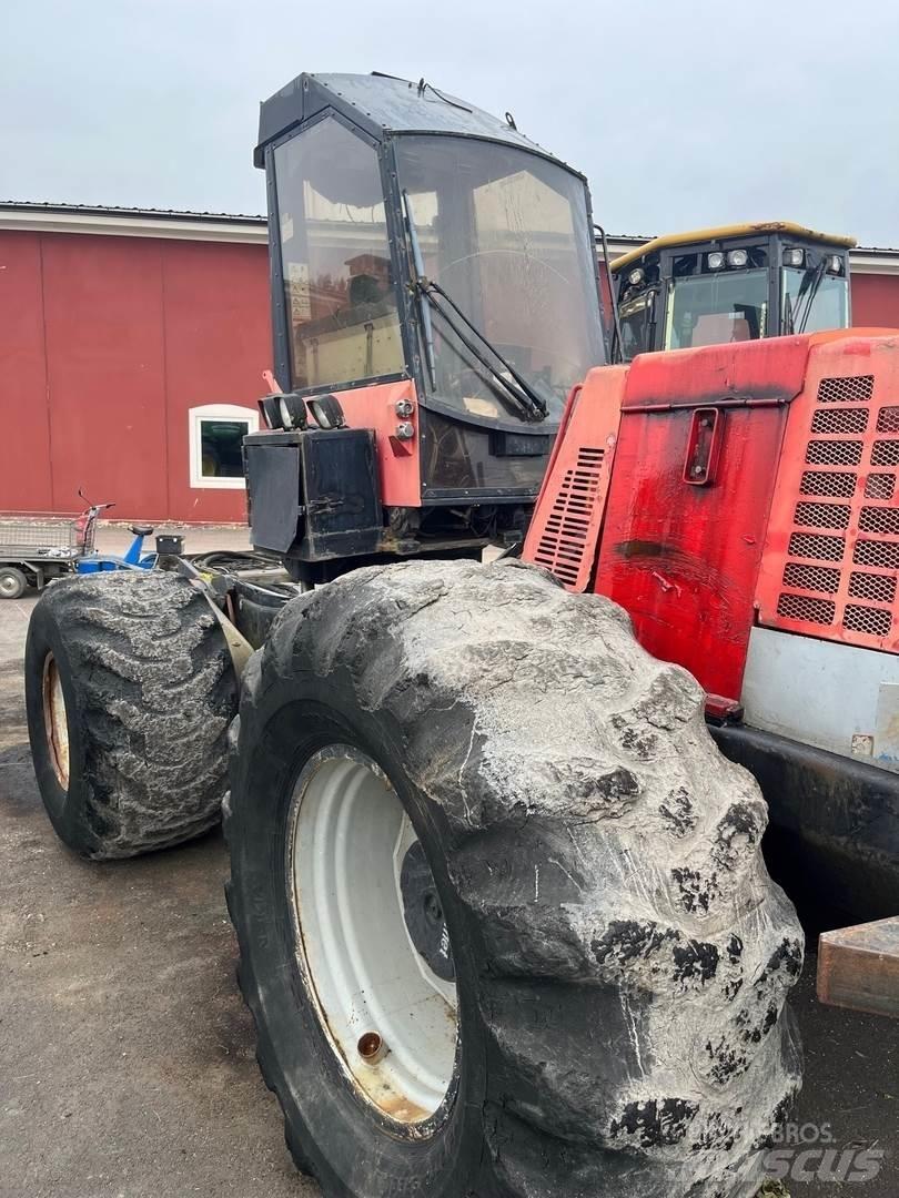 Valmet 921 收穫機