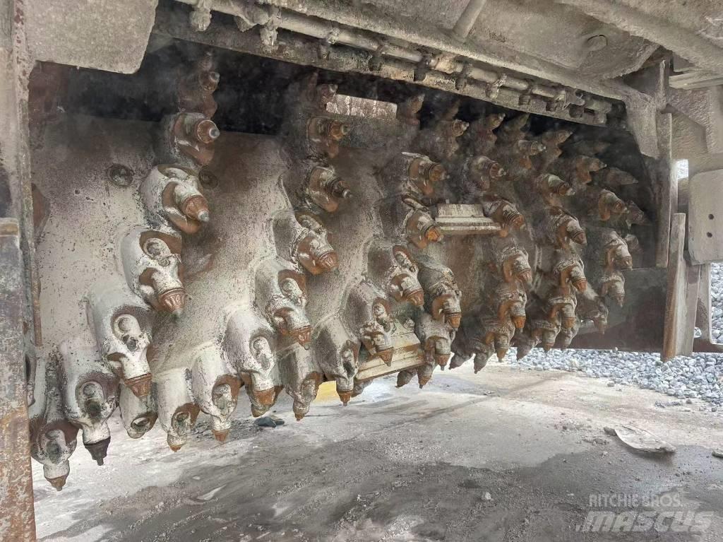 Wirtgen W2000 瀝青冷銑刨機/銑床
