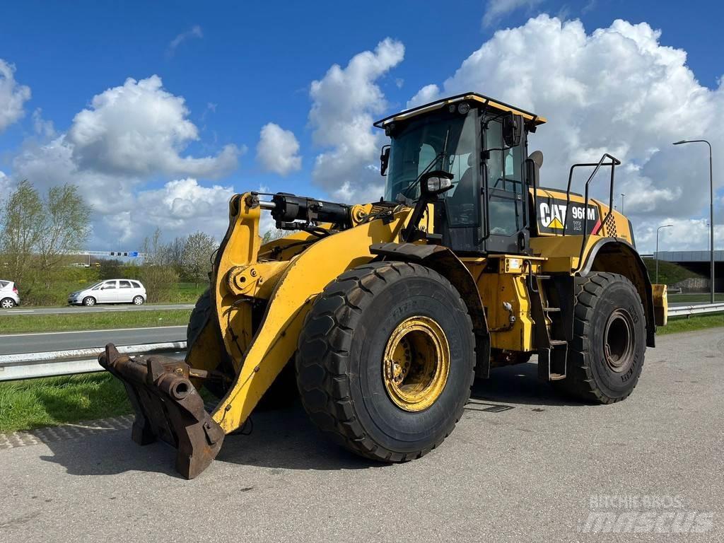 CAT 966M XE 輪胎式裝載機