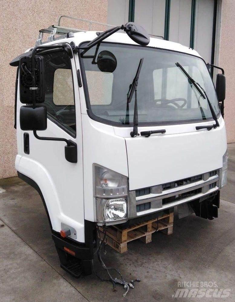 Isuzu FRR Euro 5 駕駛室與內部