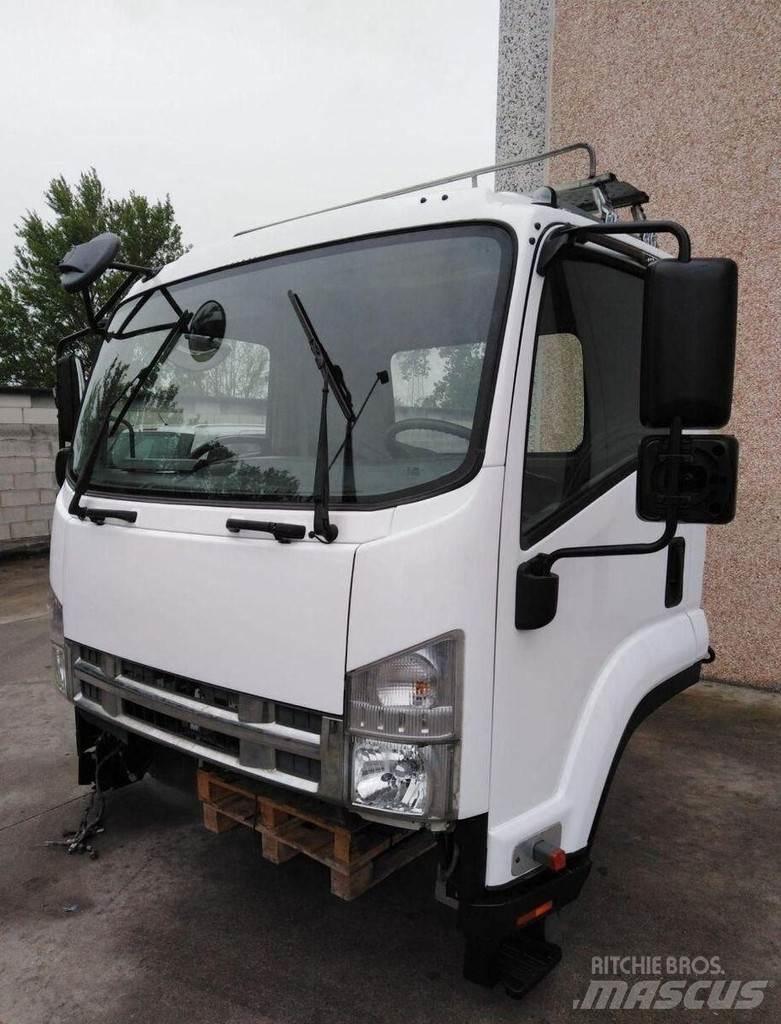 Isuzu FRR Euro 5 駕駛室與內部