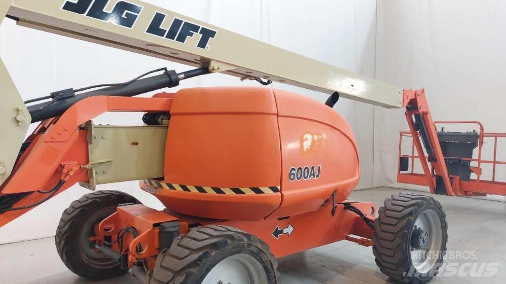 JLG 600 AJ 曲臂高空作業車