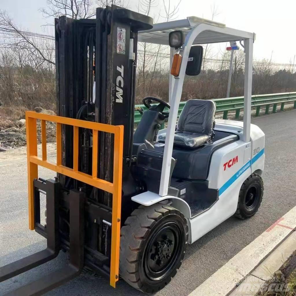 TCM FD30 柴油卡車
