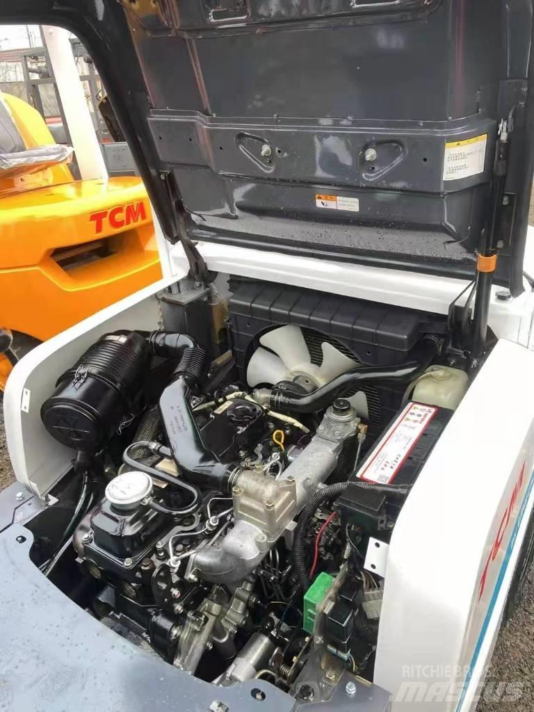 TCM FD30 柴油卡車