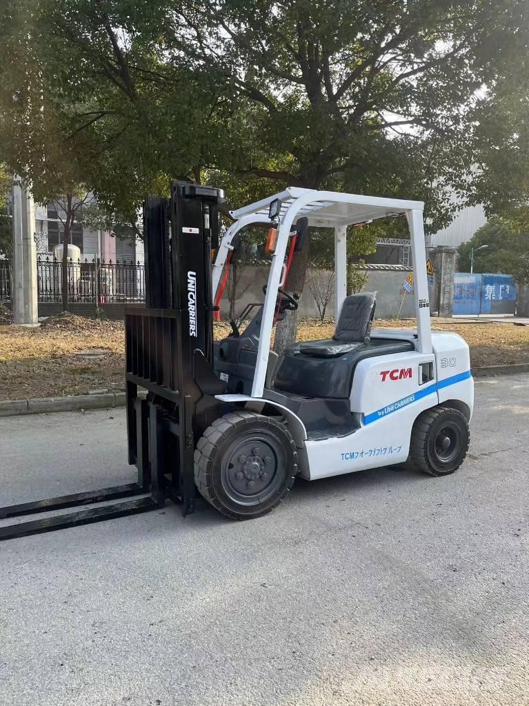 TCM FD 30 柴油卡車