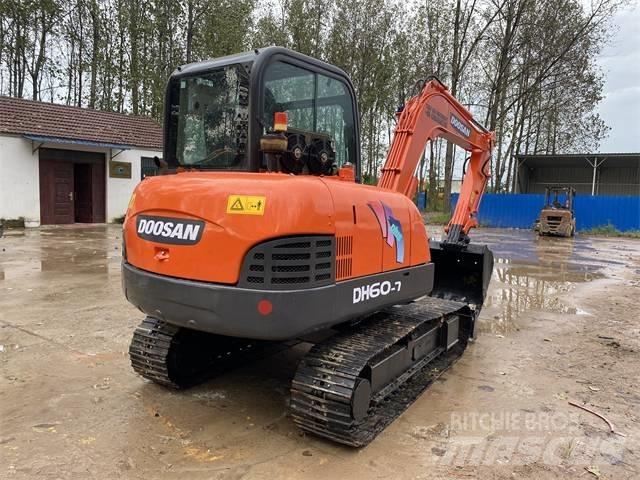 Doosan DH 60-7 小型挖土機/掘鑿機<7t(小型挖掘機)
