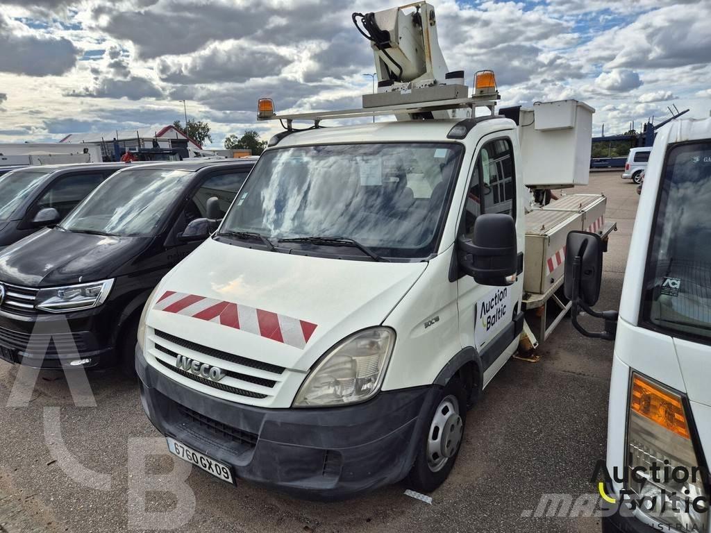 Iveco 50C18 卡車裝載高空作業車