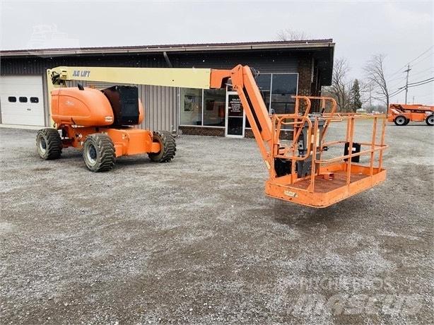 JLG 800 AJ 曲臂高空作業車
