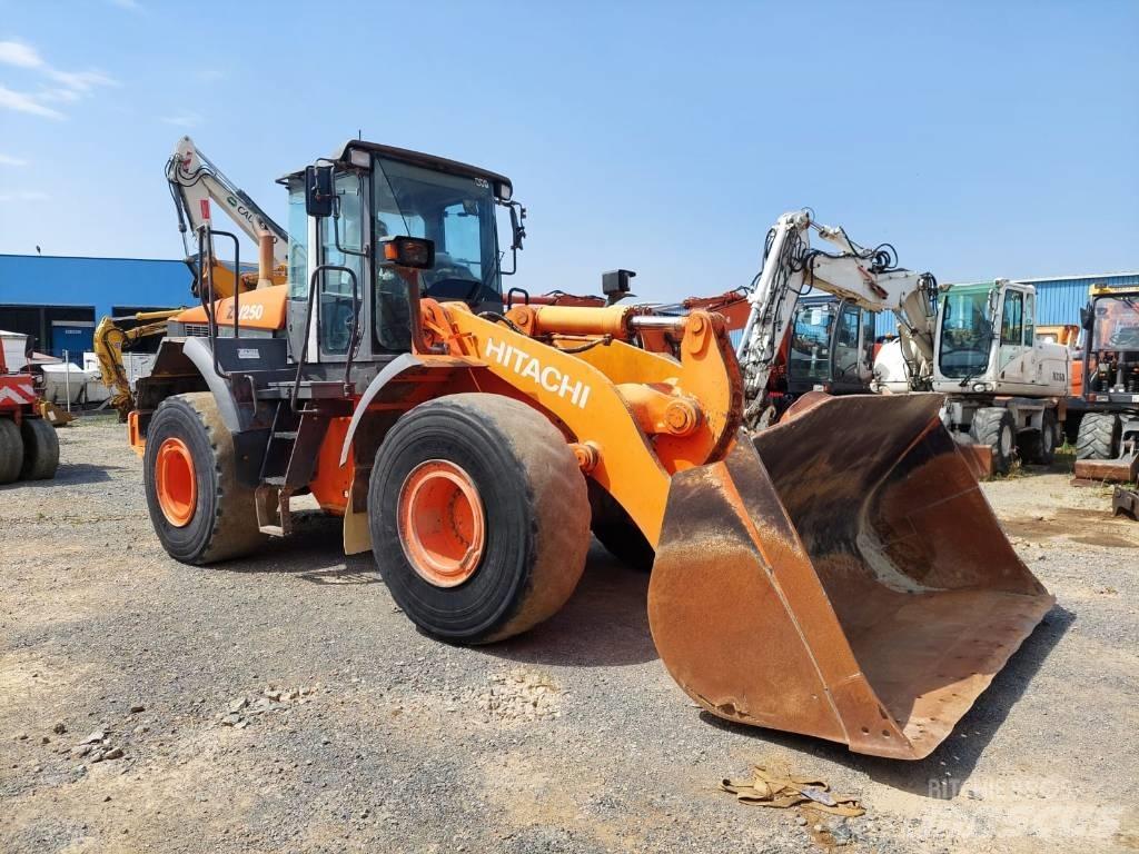 Hitachi ZW250 輪胎式裝載機