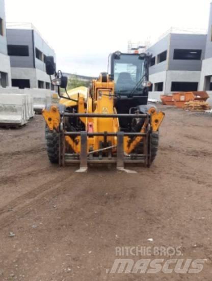 JCB 540-140 伸縮臂操作車