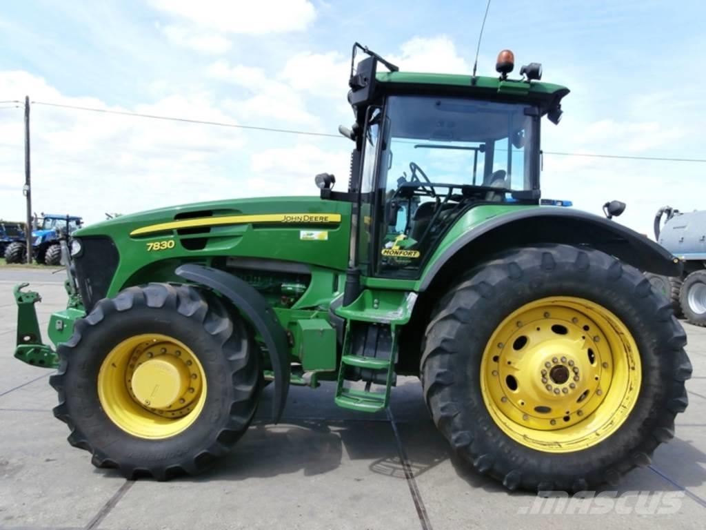John Deere 7830 TLS 曳引機