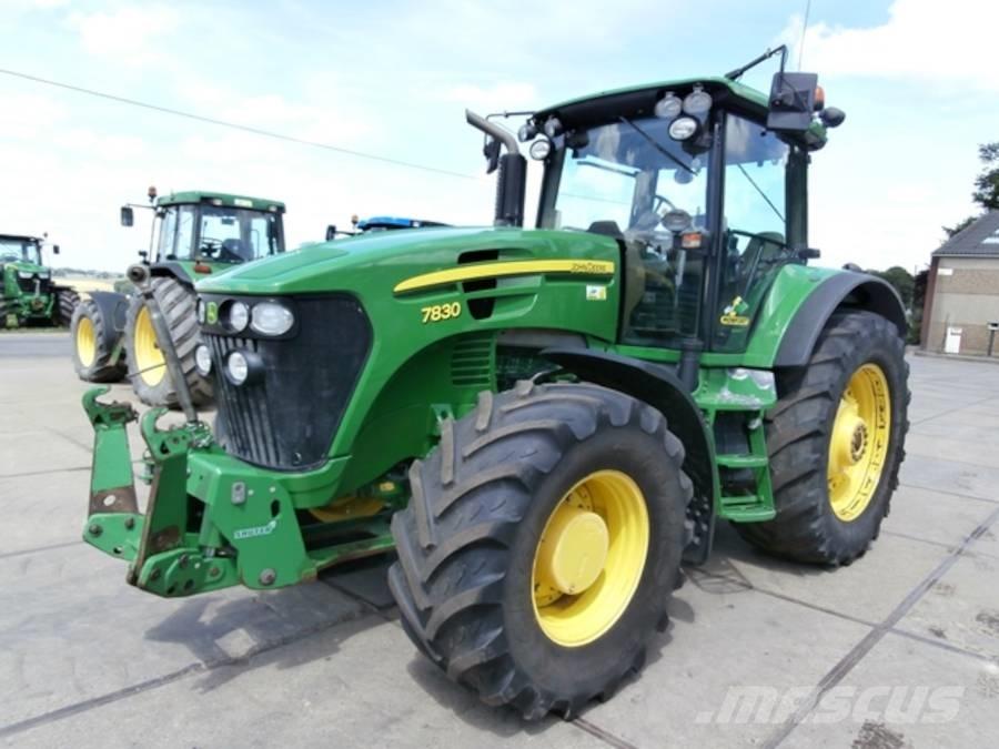 John Deere 7830 TLS 曳引機