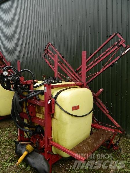 Hardi 800 牽引式噴霧機