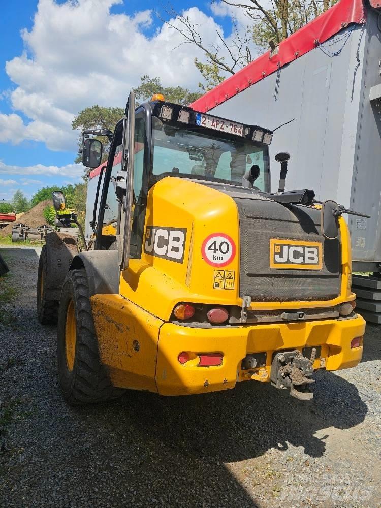 JCB TM 320 S 農業用伸縮臂裝載機