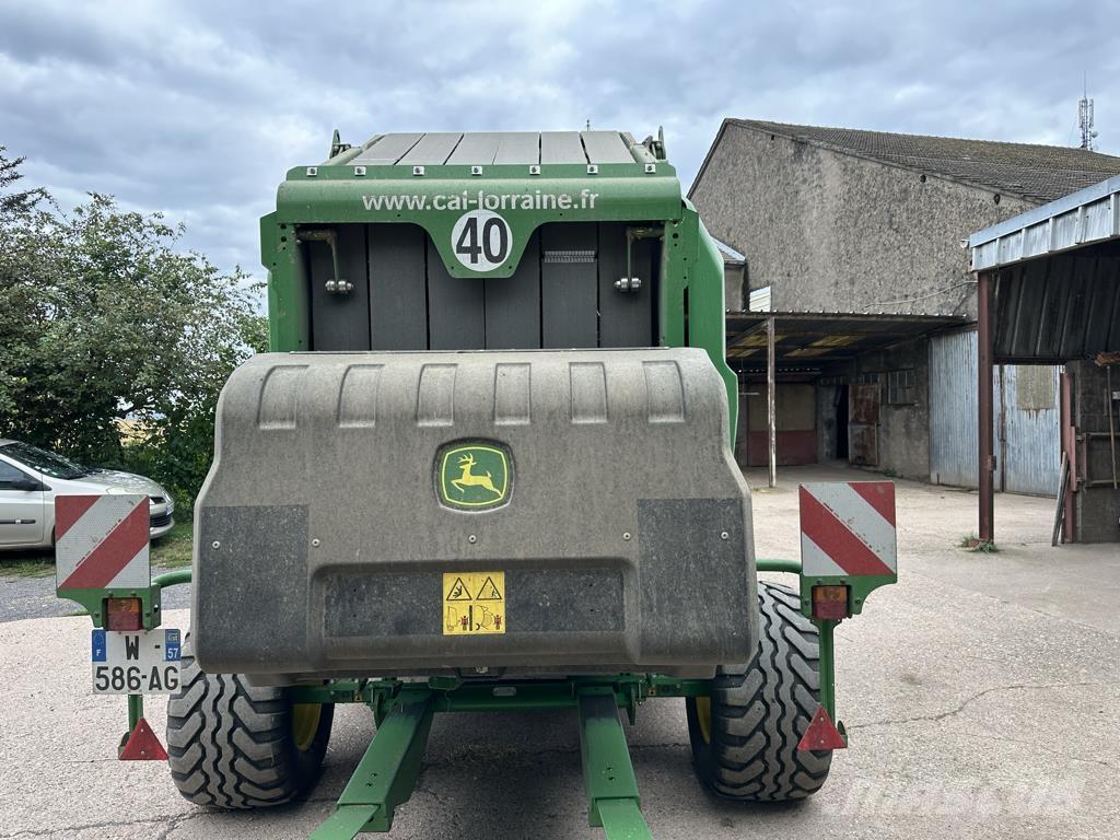 John Deere V461M 圓型牧草打包機
