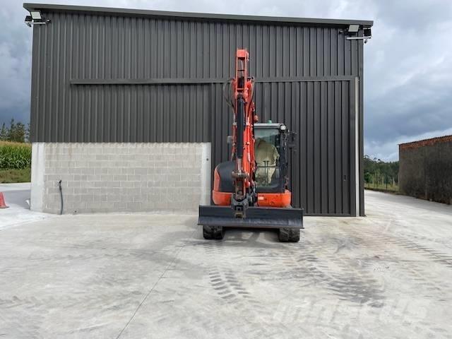 Kubota U 55 小型挖土機/掘鑿機<7t(小型挖掘機)