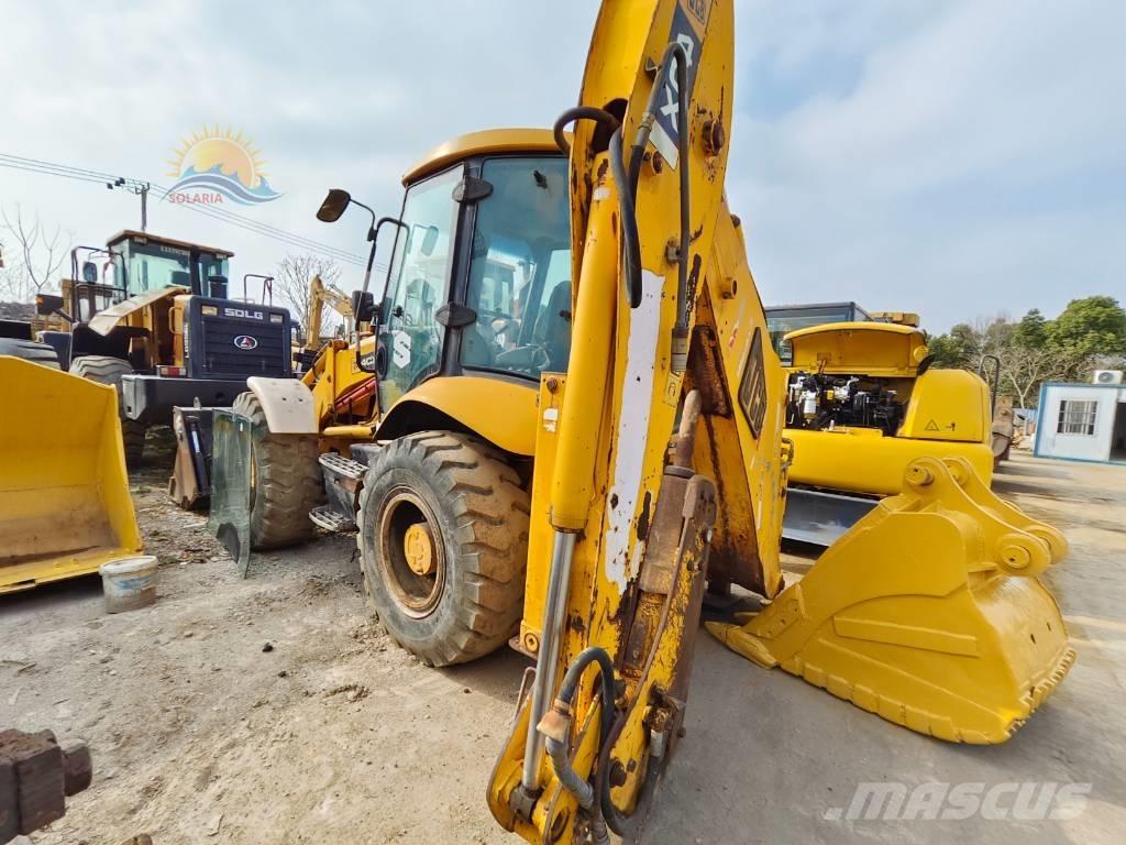 JCB 4CX 反鏟裝載機