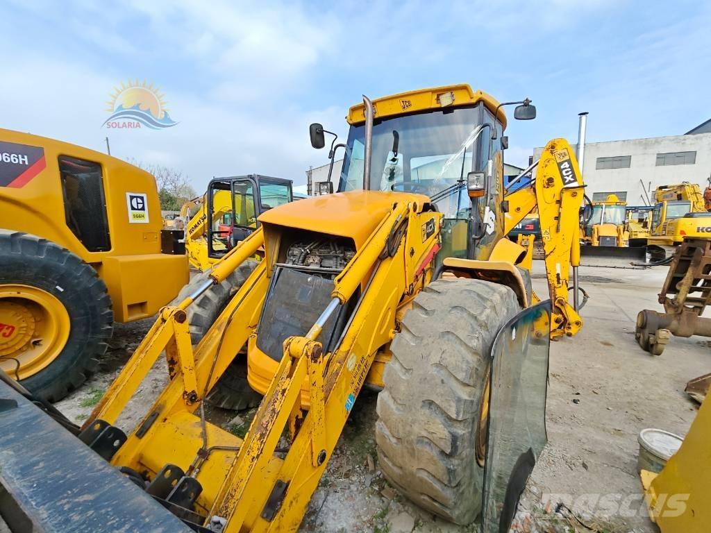 JCB 4CX 反鏟裝載機