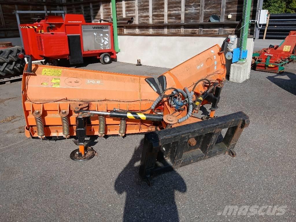 Pronar SPO-300 刮雪板和犁