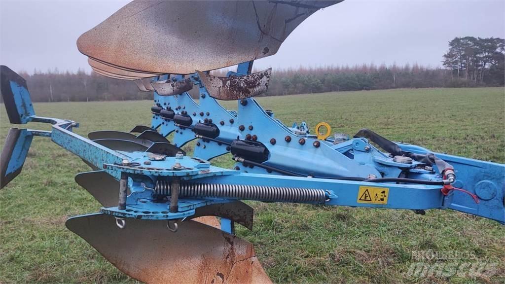 Lemken Juwel 7 M 雙向犁