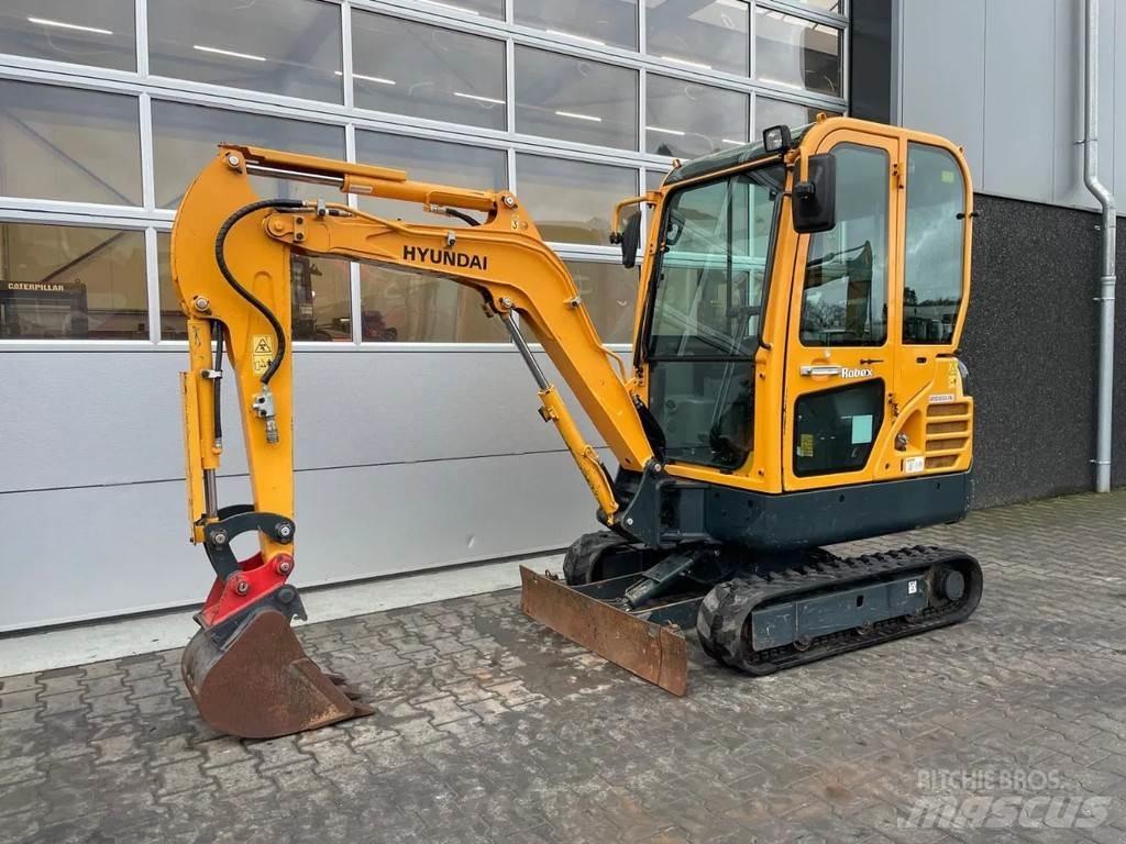 Hyundai Robex18 小型挖土機/掘鑿機<7t(小型挖掘機)