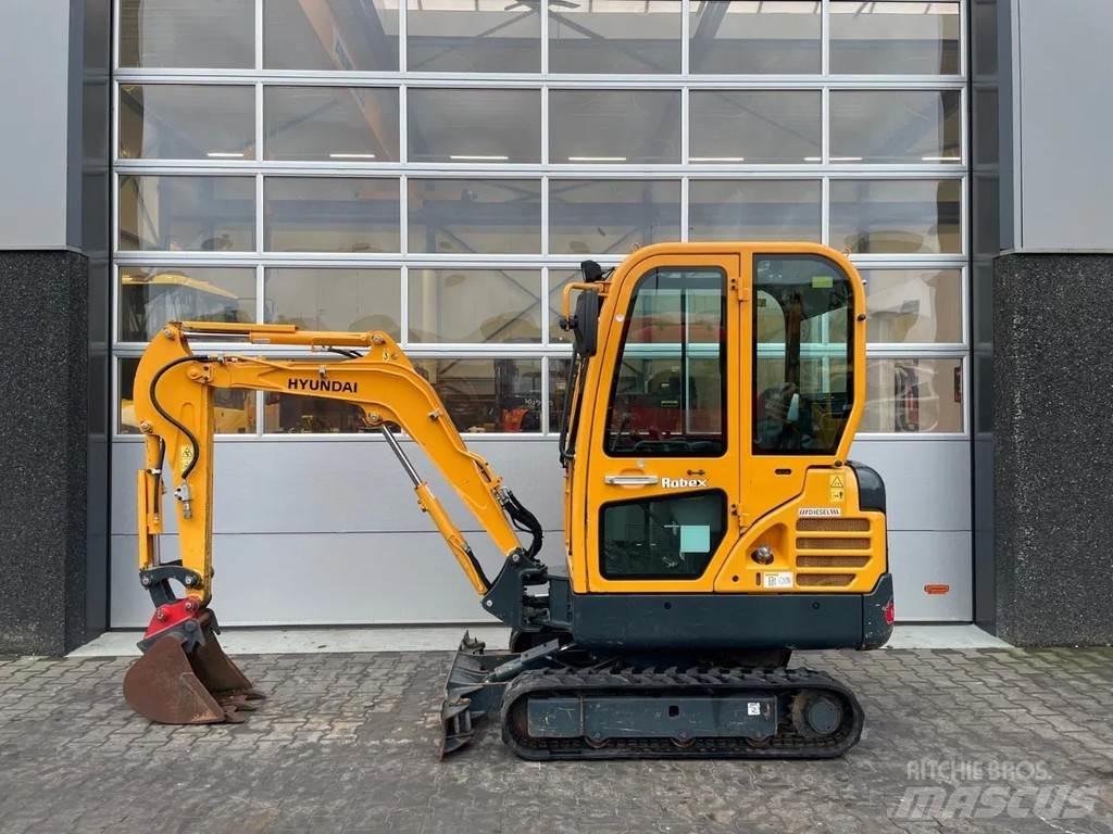 Hyundai Robex18 小型挖土機/掘鑿機<7t(小型挖掘機)