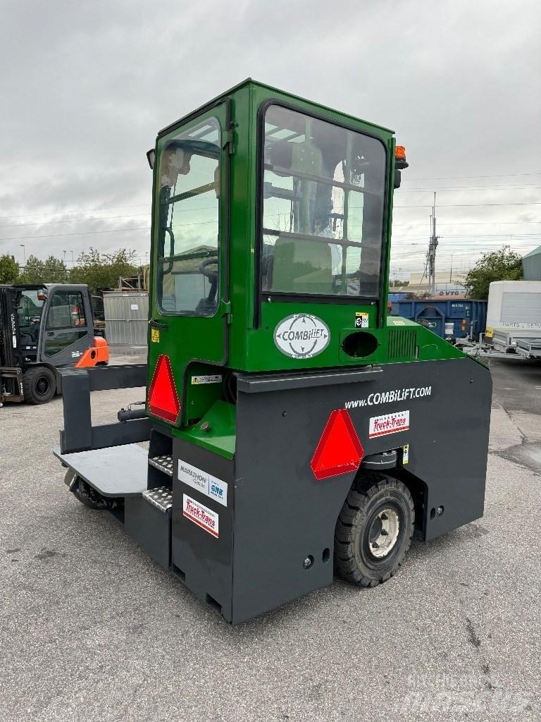 Combilift C4000ET 四向前伸式堆高機(叉車)