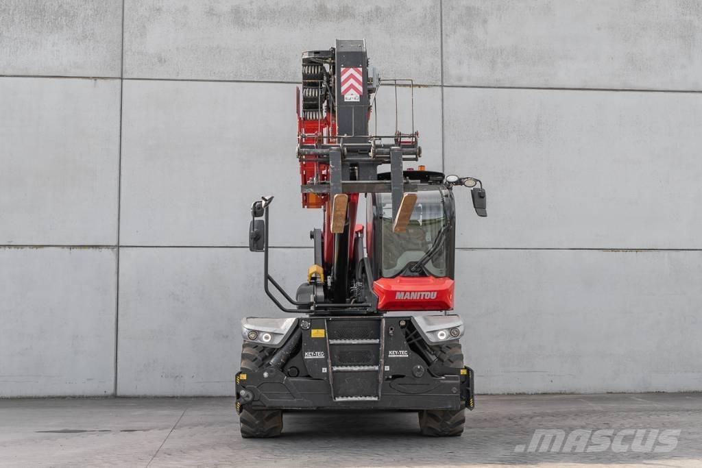 Manitou MRT 2260 伸縮臂操作車