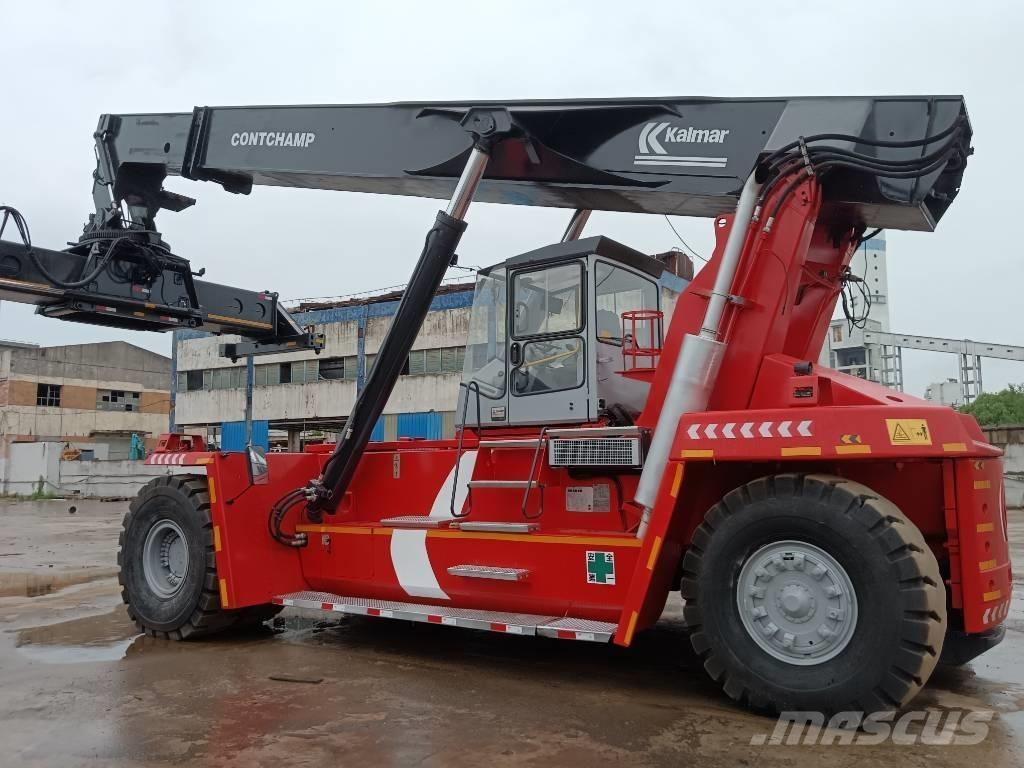Kalmar DRF 450 前伸型堆積機